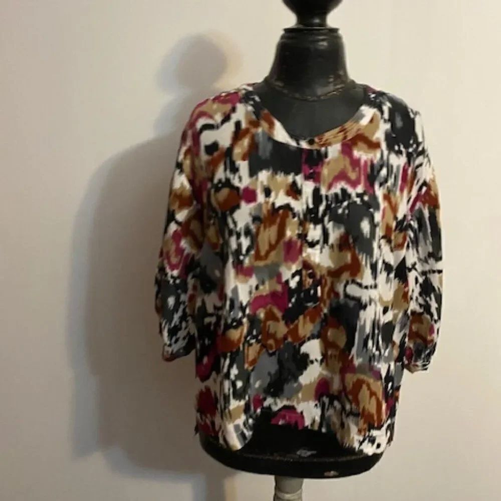 New Direction Hi-Lo Black/Gray/Tan 3/4 sleeves 1/2 button down top, size M